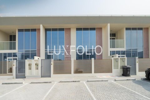 Townhouse in Dubai Land, Dubai 3 bedrooms, 142 sq.m. № 46333 - photo 4