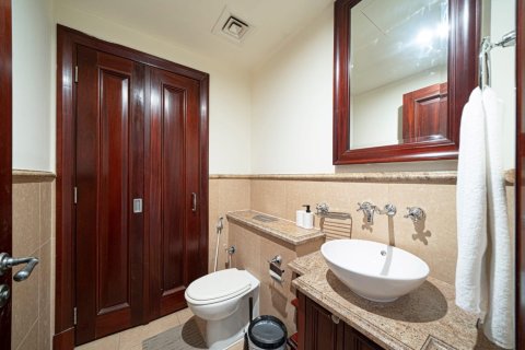 Apartamento en Downtown Dubai (Downtown Burj Dubai), Dubai, 1 dormitorio, 90 m², № 134070 - foto 2