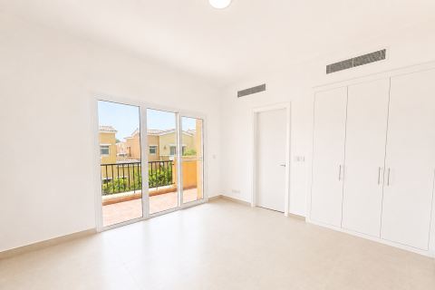 Townhouse in Arabian Ranches, Dubai 2 bedrooms, 200.48 sq.m. № 134068 - photo 13
