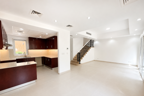 Townhouse in Arabian Ranches, Dubai 2 bedrooms, 200.48 sq.m. № 134068 - photo 17