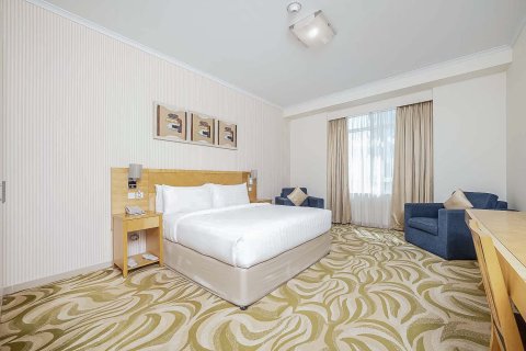 Apartment in Jumeirah Lake Towers, Dubai 1 bedroom, 98.57 sq.m. № 134064 - photo 4