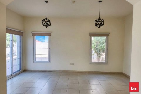 Villa in Dubai 2 bedrooms, 767 sq.m. № 114993 - photo 5