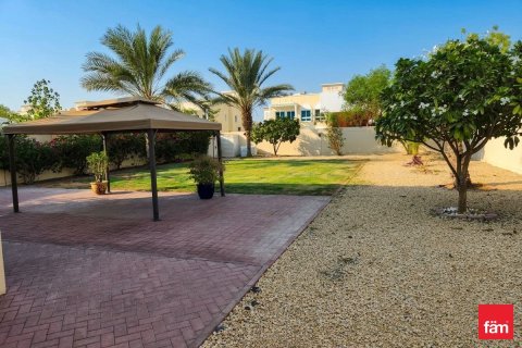 Villa in Dubai 2 bedrooms, 767 sq.m. № 114993 - photo 3