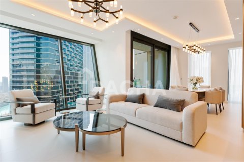 Снять в аренду квартиру в Burj Vista 1, Даунтаун Дубай (Даунтаун Бурдж Дубай), Дубай: 3 спальни, 168.7м², № 6739 - фото 2