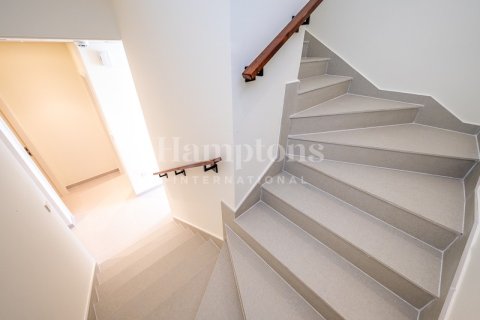 Снять в аренду виллу в Dubai South (Dubai World Central), Дубай: 3 спальни, 141.59996551м², № 135026 - фото 2