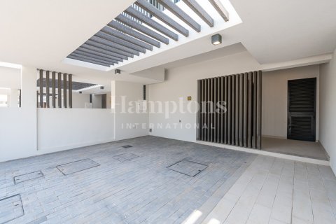 Снять в аренду виллу в Dubai South (Dubai World Central), Дубай: 3 спальни, 141.59996551м², № 135026 - фото 8