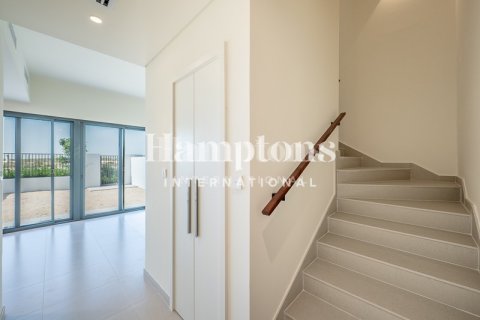 Снять в аренду виллу в Dubai South (Dubai World Central), Дубай: 3 спальни, 141.59996551м², № 135026 - фото 24