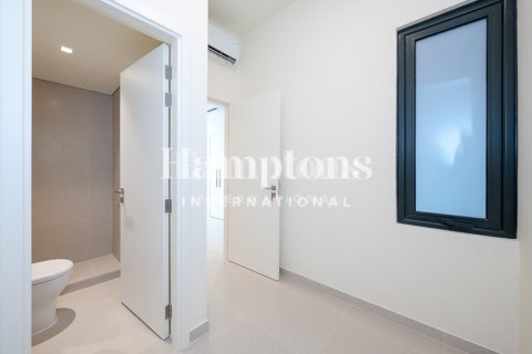 Снять в аренду виллу в Dubai South (Dubai World Central), Дубай: 3 спальни, 141.59996551м², № 135026 - фото 12