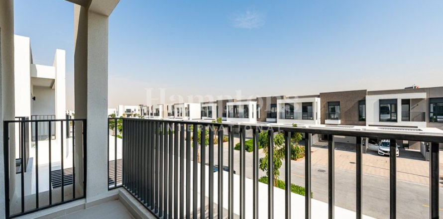 Вилла в Dubai South (Dubai World Central), Дубай, 3 спальни, 141.6м², № 135026