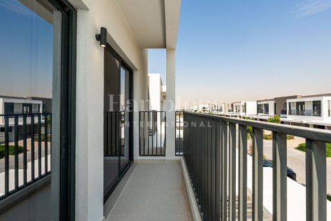 Снять в аренду виллу в Dubai South (Dubai World Central), Дубай: 3 спальни, 141.59996551м², № 135026 - фото 9