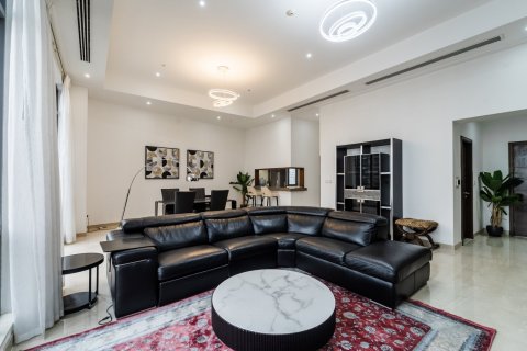 Penthouse in Downtown Dubai (Downtown Burj Dubai), Dubai 2 bedrooms, 226 sq.m. № 137854 - photo 3