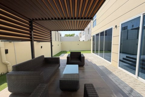 Villa en Al Barsha, Dubai, 5 dormitorios, 540 m², № 137858 - foto 24