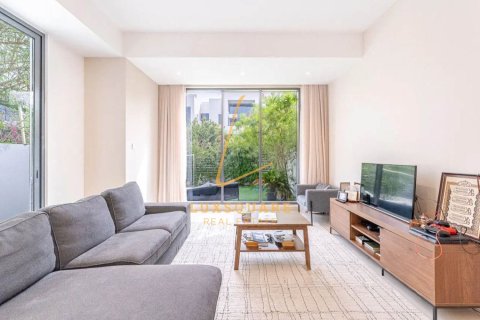 Снять в аренду виллу в Дубай Хилс Эстейт, Дубай: 3 спальни, 196м², № 71984 - фото 1