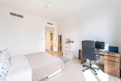 Снять в аренду виллу в Дубай Хилс Эстейт, Дубай: 3 спальни, 196м², № 71984 - фото 10