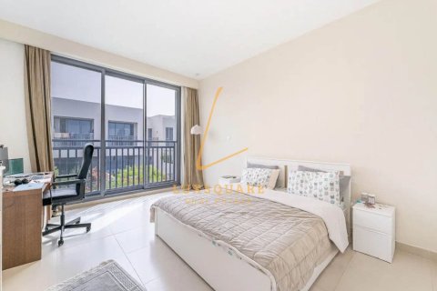 Снять в аренду виллу в Дубай Хилс Эстейт, Дубай: 3 спальни, 196м², № 71984 - фото 4