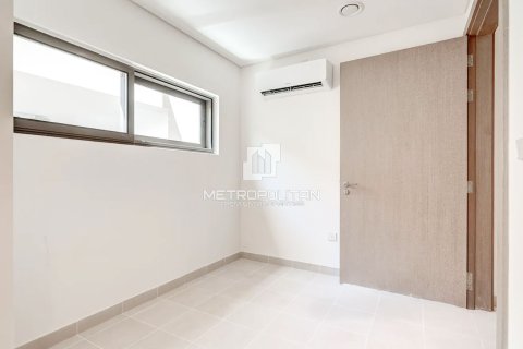 Villa in Al Furjan, Dubai 4 bedrooms, 305 sq.m. № 74067 - photo 11
