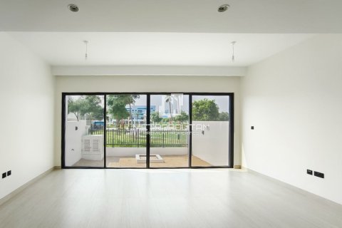 Townhouse in Damac Lagoons, Dubai 3 bedrooms, 144 sq.m. № 74068 - photo 2