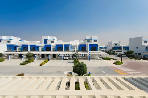 Townhouse in Damac Lagoons, Dubai 3 bedrooms, 144 sq.m. № 74068 - photo 14