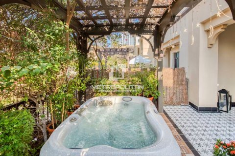 Купить квартиру в Даунтаун Дубай (Даунтаун Бурдж Дубай), Дубай: 1 спальня, 130м², № 74060 - фото 21