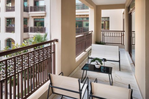 Apartment in The Views, Dubai 2 bedrooms, 116.13 sq.m. № 136336 - photo 4