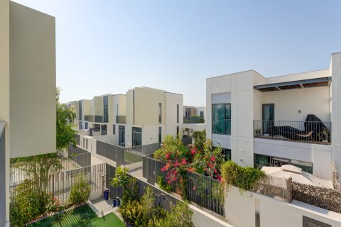 Townhouse in Dubai 4 bedrooms, 224 sq.m. № 137835 - photo 16