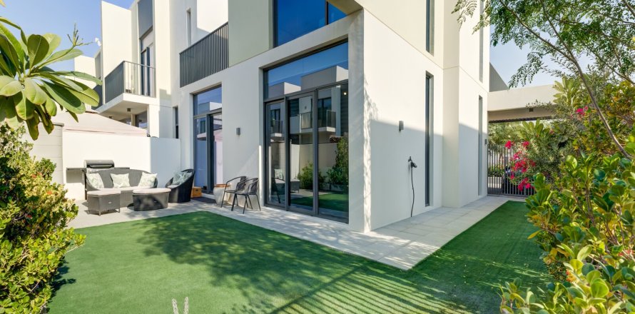 Townhouse in Dubai 4 bedrooms, 224 sq.m. № 137835