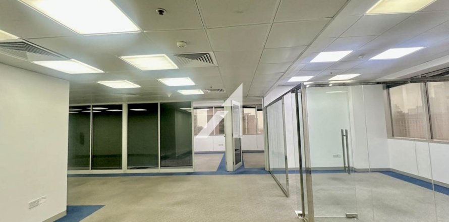 Office in Sheikh Zayed Road, Dubai 180 sq.m. № 99655