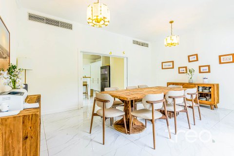 Снять в аренду виллу в Saheel, Арабиан Ранчес, Дубай: 5 спален, 476.5м², № 138082 - фото 12