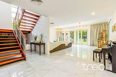 Снять в аренду виллу в Saheel, Арабиан Ранчес, Дубай: 5 спален, 476.5м², № 138082 - фото 6