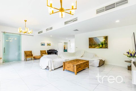 Снять в аренду виллу в Saheel, Арабиан Ранчес, Дубай: 5 спален, 476.5м², № 138082 - фото 16