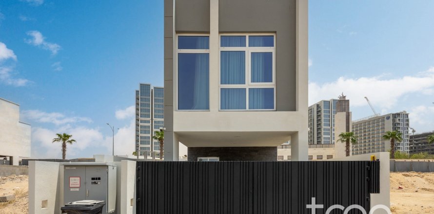 Villa in Dubai 3 bedrooms, 175.12 sq.m. № 138067