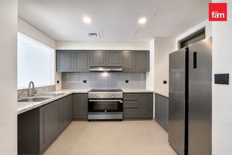 Villa en Dubai, 4 dormitorios, 144 m², № 139406