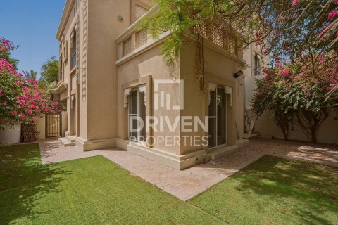 Villa en Dubai Silicon Oasis, Dubai, 5 dormitorios, 385.08 m², № 128999 - foto 26