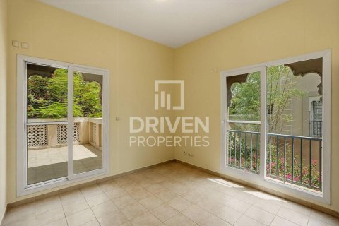 Villa en Dubai Silicon Oasis, Dubai, 5 dormitorios, 385.08 m², № 128999 - foto 8