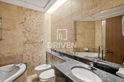 Villa en Dubai Silicon Oasis, Dubai, 5 dormitorios, 385.08 m², № 128999 - foto 15