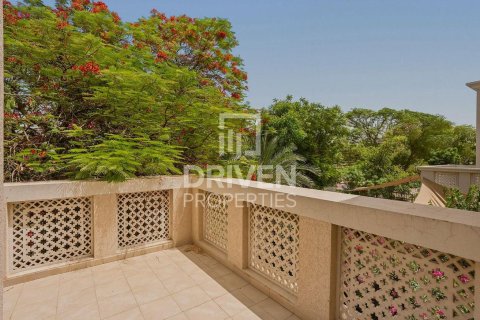 Villa en Dubai Silicon Oasis, Dubai, 5 dormitorios, 385.08 m², № 128999 - foto 18