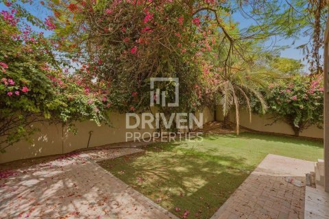 Villa en Dubai Silicon Oasis, Dubai, 5 dormitorios, 385.08 m², № 128999 - foto 24