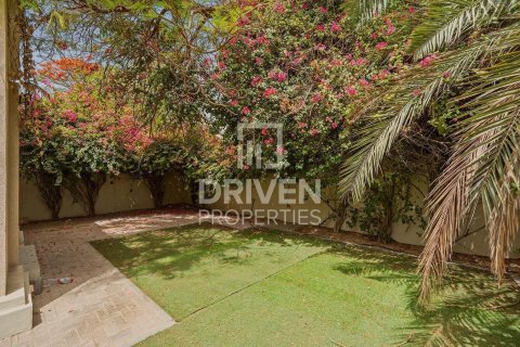 Villa en Dubai Silicon Oasis, Dubai, 5 dormitorios, 385.08 m², № 128999 - foto 27
