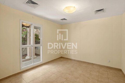 Villa en Dubai Silicon Oasis, Dubai, 5 dormitorios, 385.08 m², № 128999 - foto 5