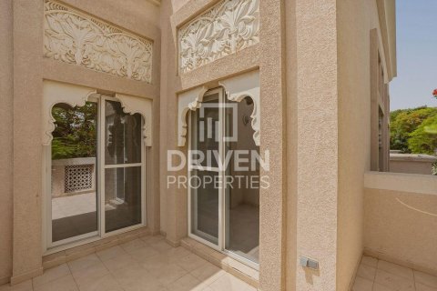 Villa en Dubai Silicon Oasis, Dubai, 5 dormitorios, 385.08 m², № 128999 - foto 19