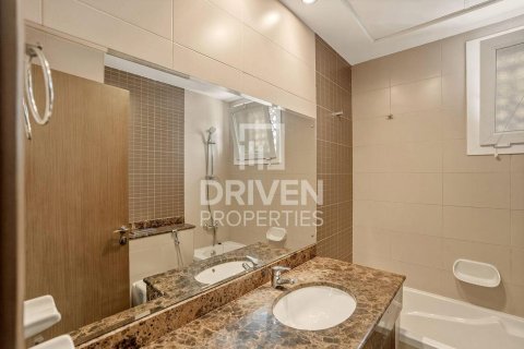 Villa en Dubai Silicon Oasis, Dubai, 5 dormitorios, 385.08 m², № 128999 - foto 16