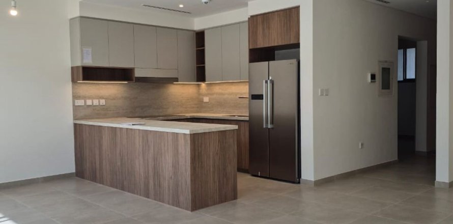 Таунхаус в Дубае, 3 спальни, 168м², № 90265