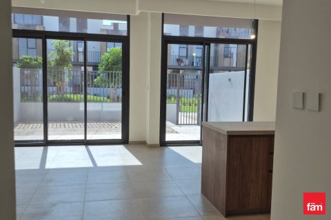 Снять в аренду таунхаус в Дубае: 3 спальни, 168м², № 90265 - фото 2