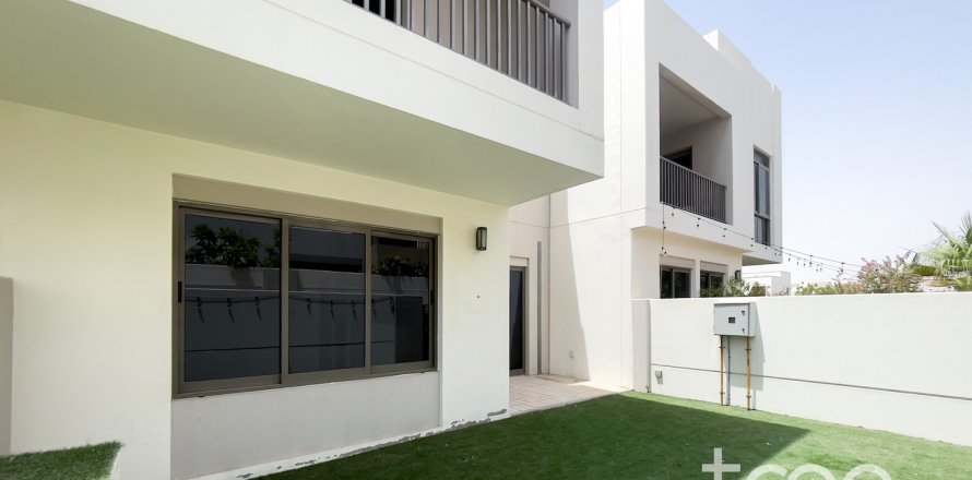 Villa in Hayat Townhouses, Town Square, Dubai 3 bedrooms, 188.22 sq.m. № 120066