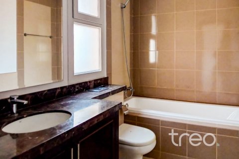 Adosado en Casa Dora, Serena, Dubai, 2 dormitorios, 16.72 m², № 120067 - foto 9