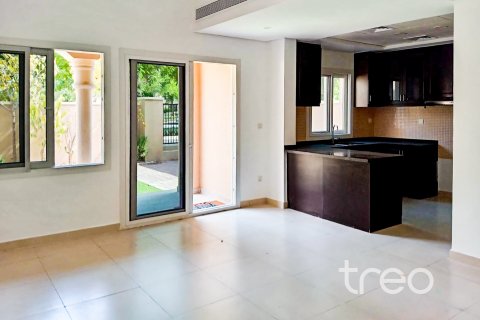 Adosado en Casa Dora, Serena, Dubai, 2 dormitorios, 16.72 m², № 120067 - foto 3