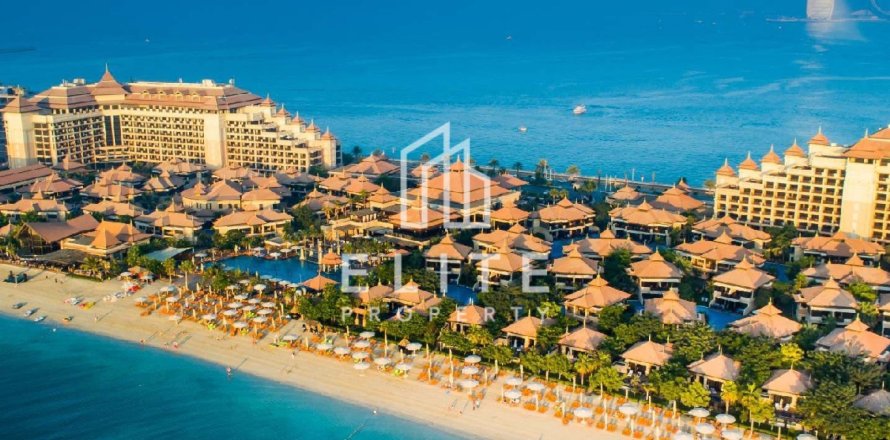 Ático en Dubai, 4 dormitorios, 694 m², № 37228