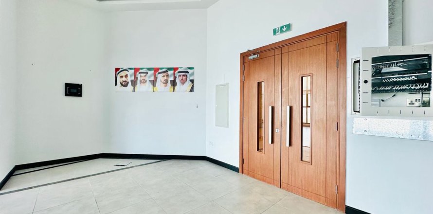Bureau à Dubai, 232 m², № 10794