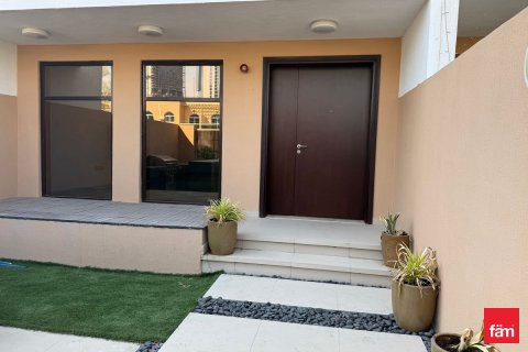 Villa en Dubai, 4 dormitorios, 155.1 m², № 60224 - foto 1