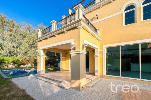 Villa in Legacy, Jumeirah Park, Dubai 4 bedrooms, 386.2 sq.m. № 124784 - photo 2